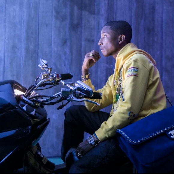 Chanel XXL Pharrell Crossbody Flap Bag - Picture 4 of 7